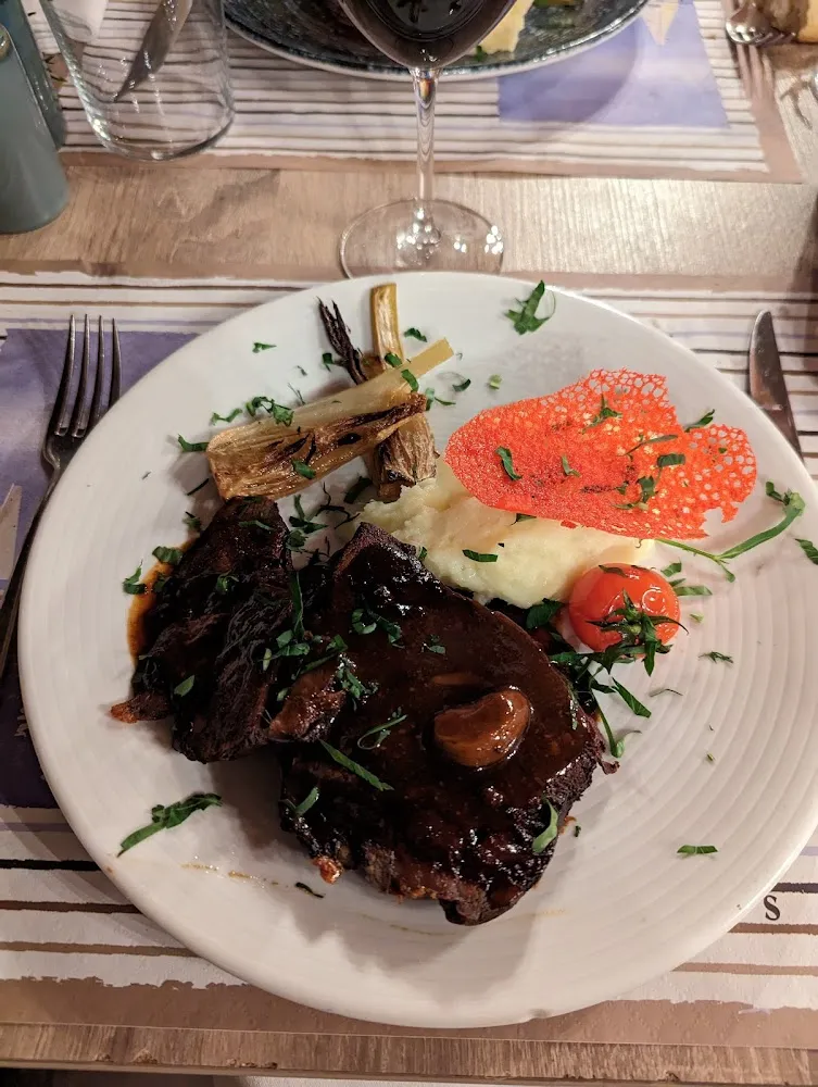 Paleron Grillé Au Vin Rouge